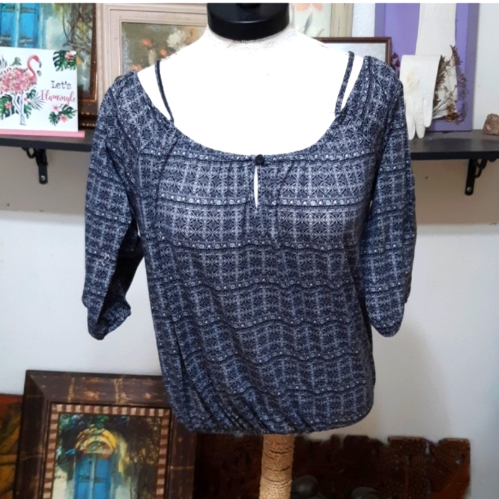 Womens Cold shoulder shirt blouse sz L NOBO